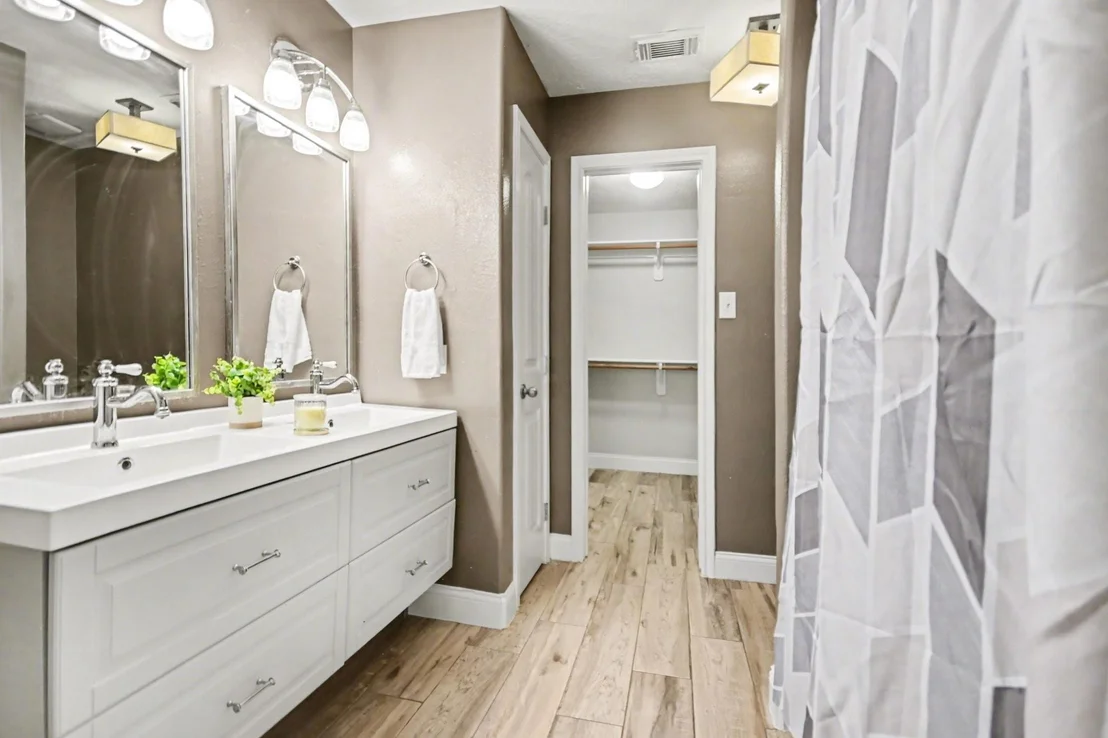 Photo of 6741 River Ridge Lane