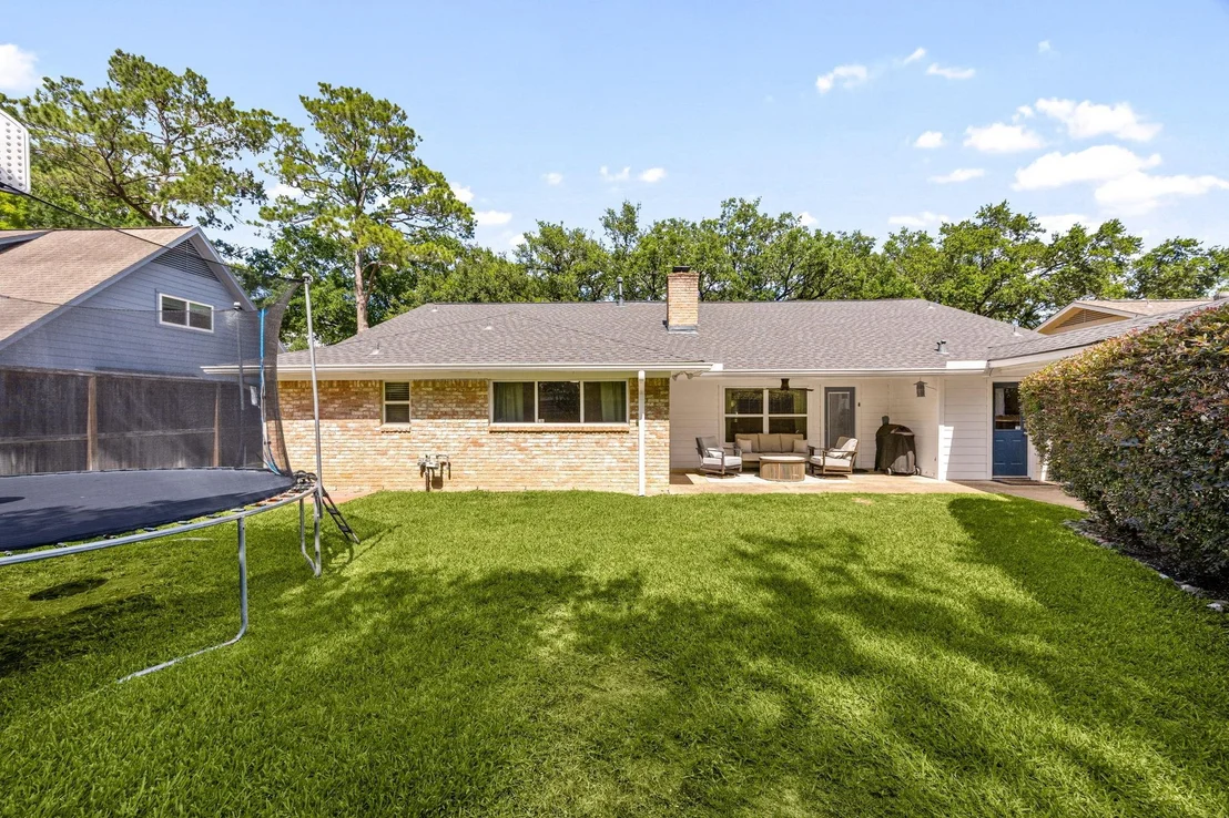 Photo of 823 Pinesap Drive