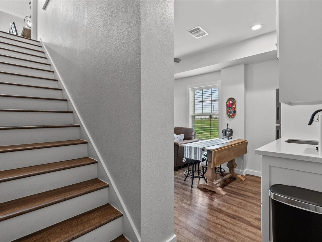 Photo of 822 W 2nd Street