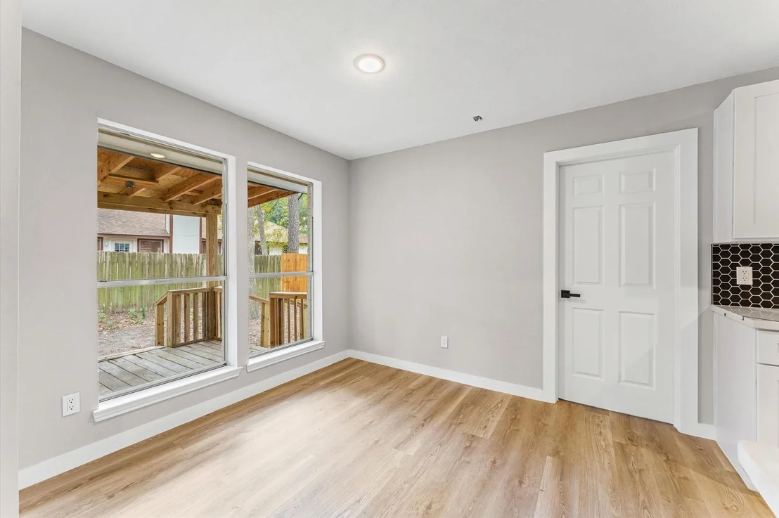 Photo of 30 N Drifting Leaf Court