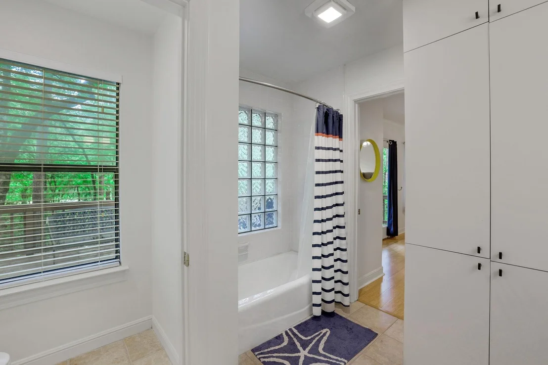 Photo of 701 Lakeview Estates Drive