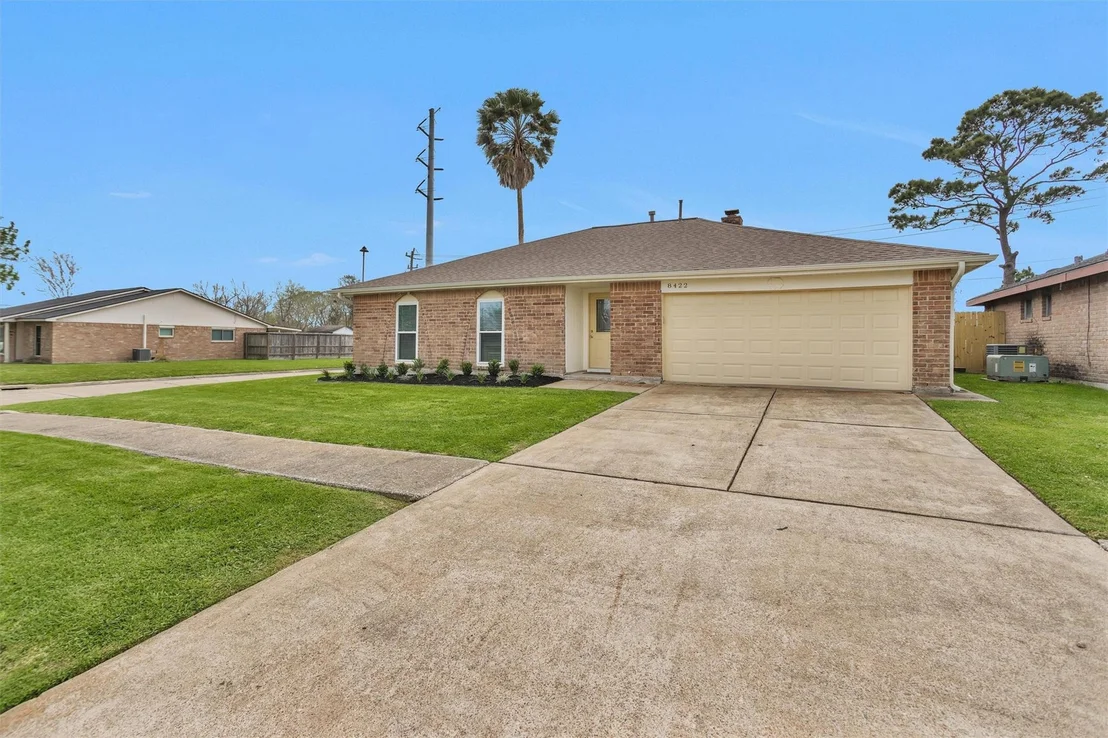 Photo of 8422 Oakhaven Road