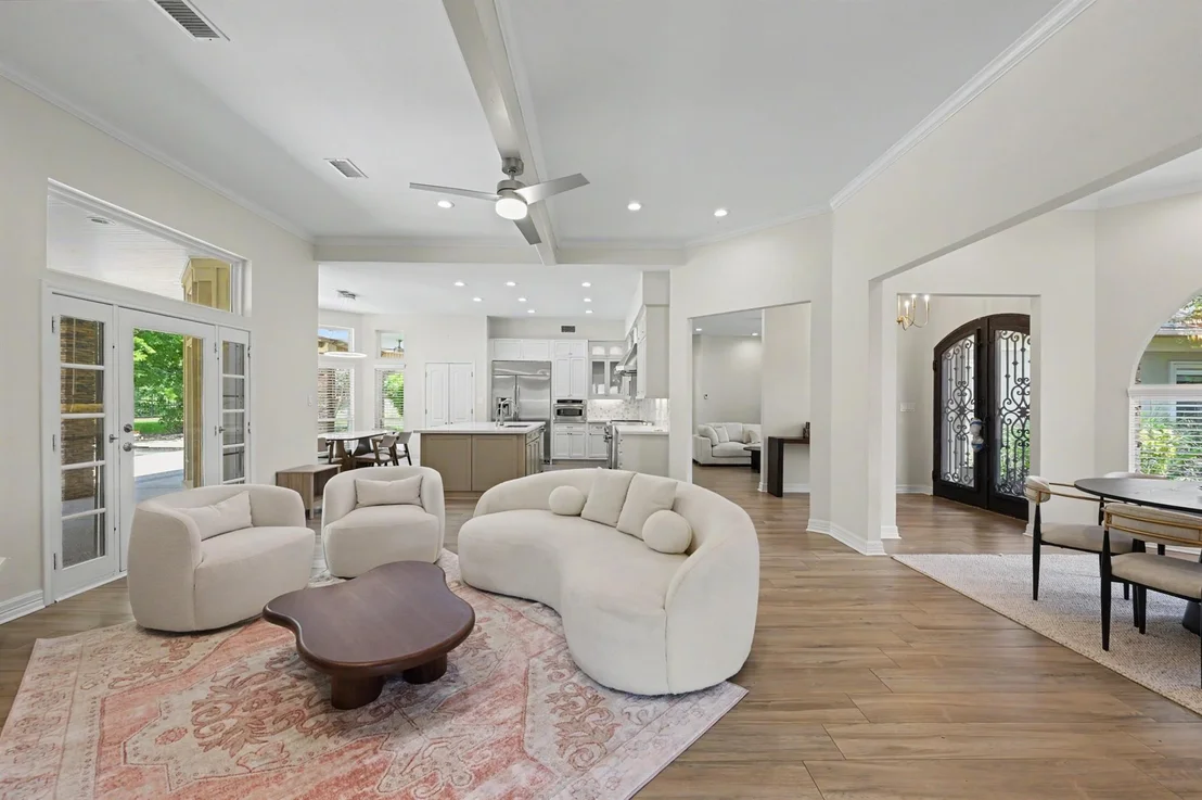 Photo of 60 La Jolla Circle