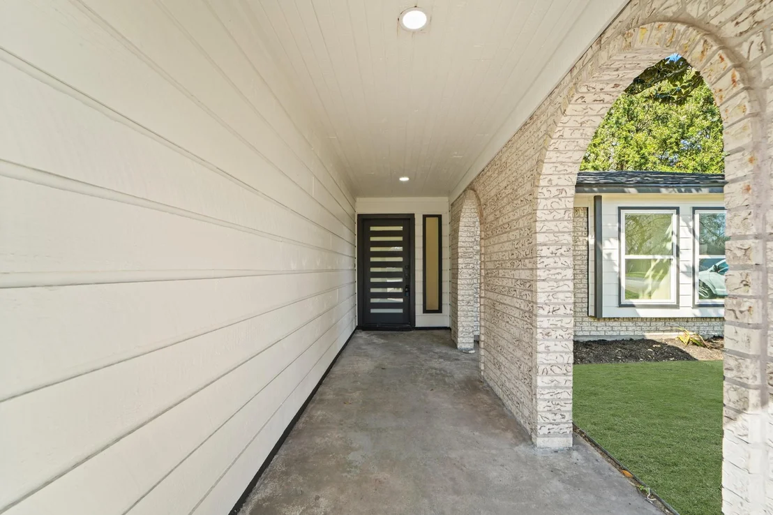 Photo of 13102 Maxim Drive