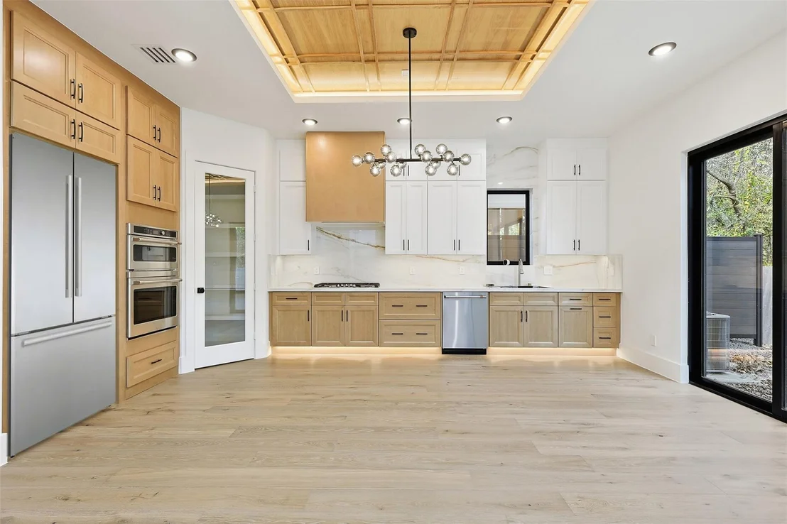 Photo of 635 Rolling Oaks