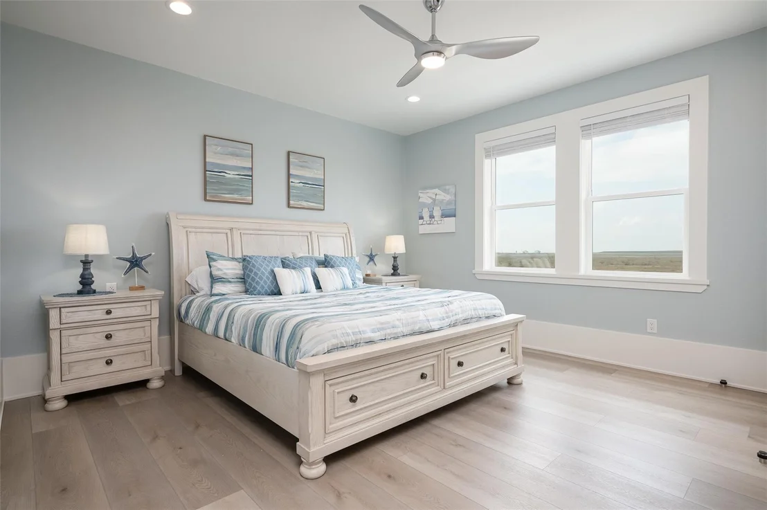 Photo of 2425 Audubon Avenue
