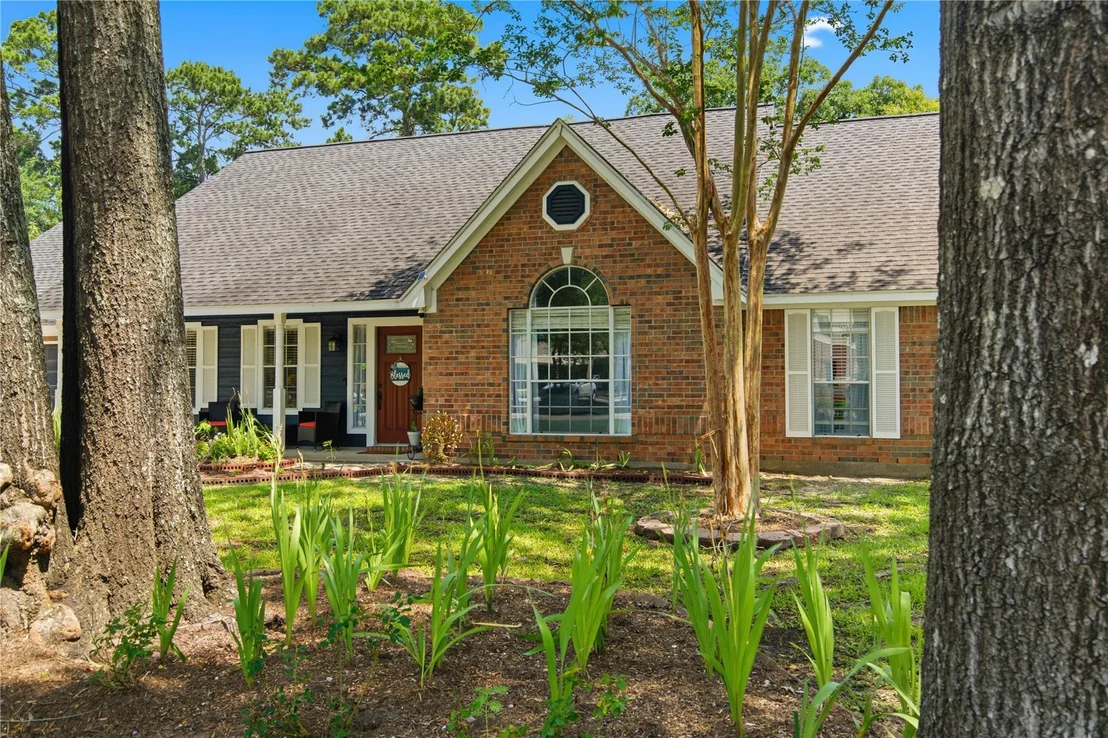 Photo of 423 E Oak Hill Drive