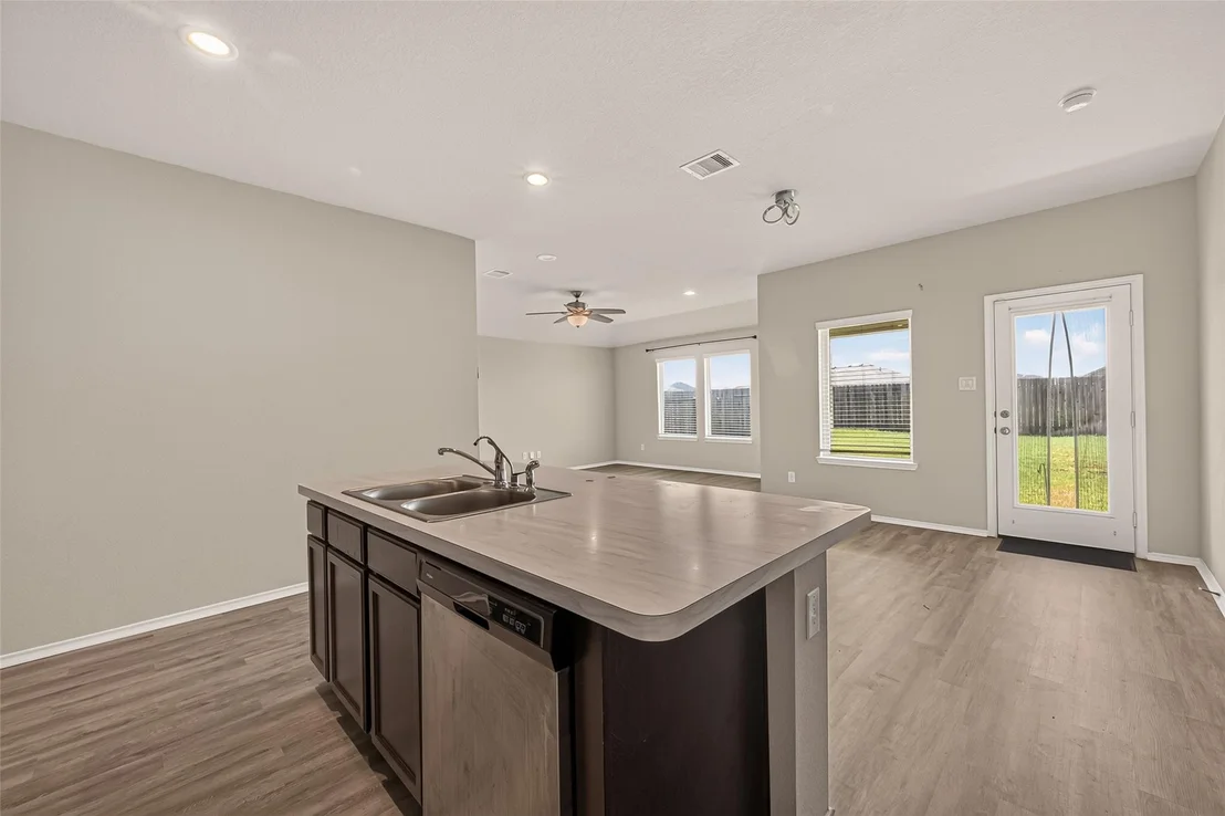 Photo of 21606 Victoria Harbor Drive