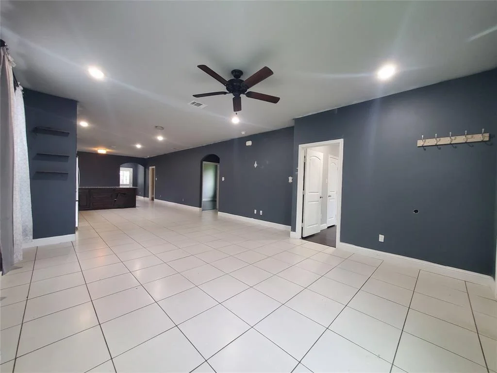 Photo of 431 Sabine Avenue