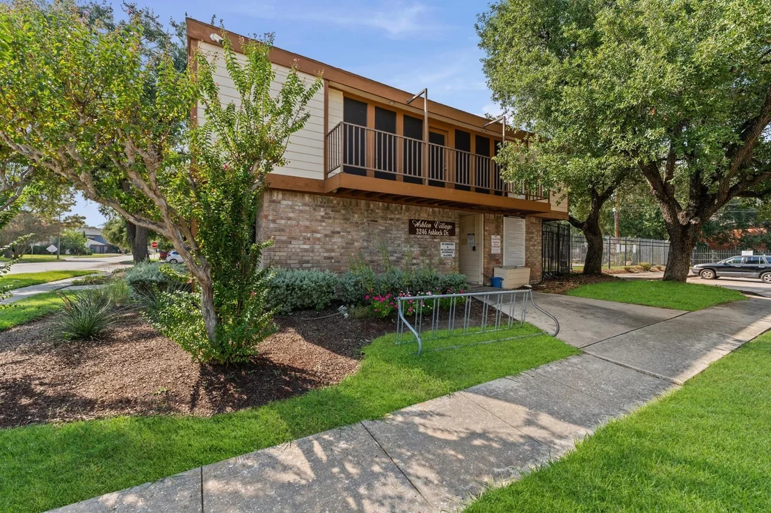 Photo of 3439 Ashlock Drive