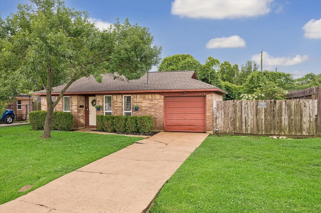Photo of 1122 Sunny Drive