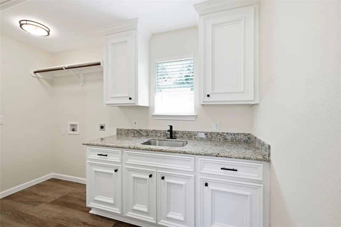 Photo of 340 Oak Ridge Drive