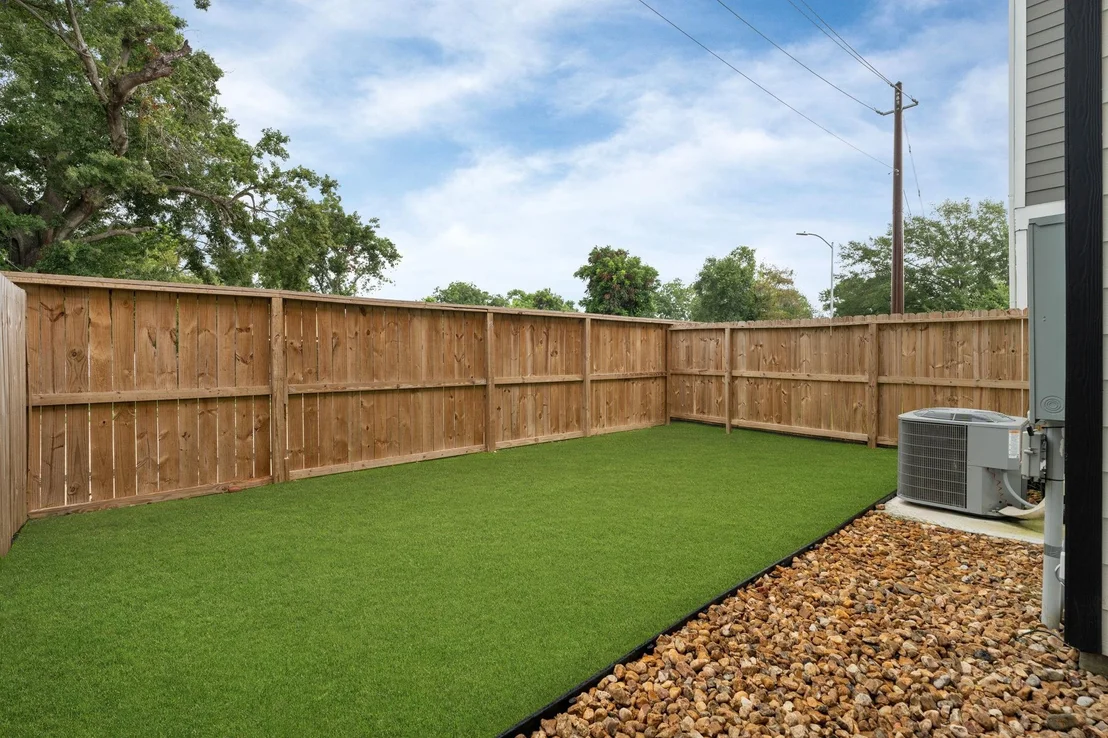 Photo of 413 Stonework Oaks Lane