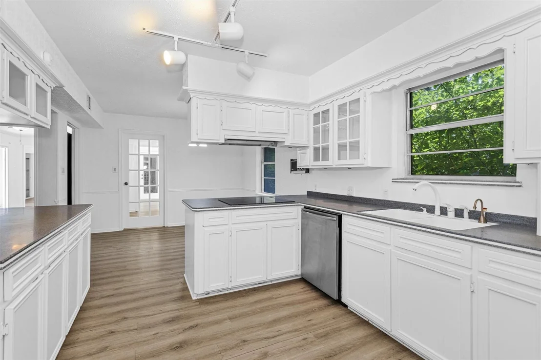 Photo of 520 Beauregard Drive