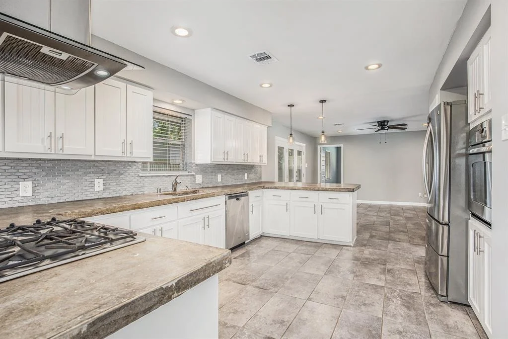 Photo of 2922 Helberg Road