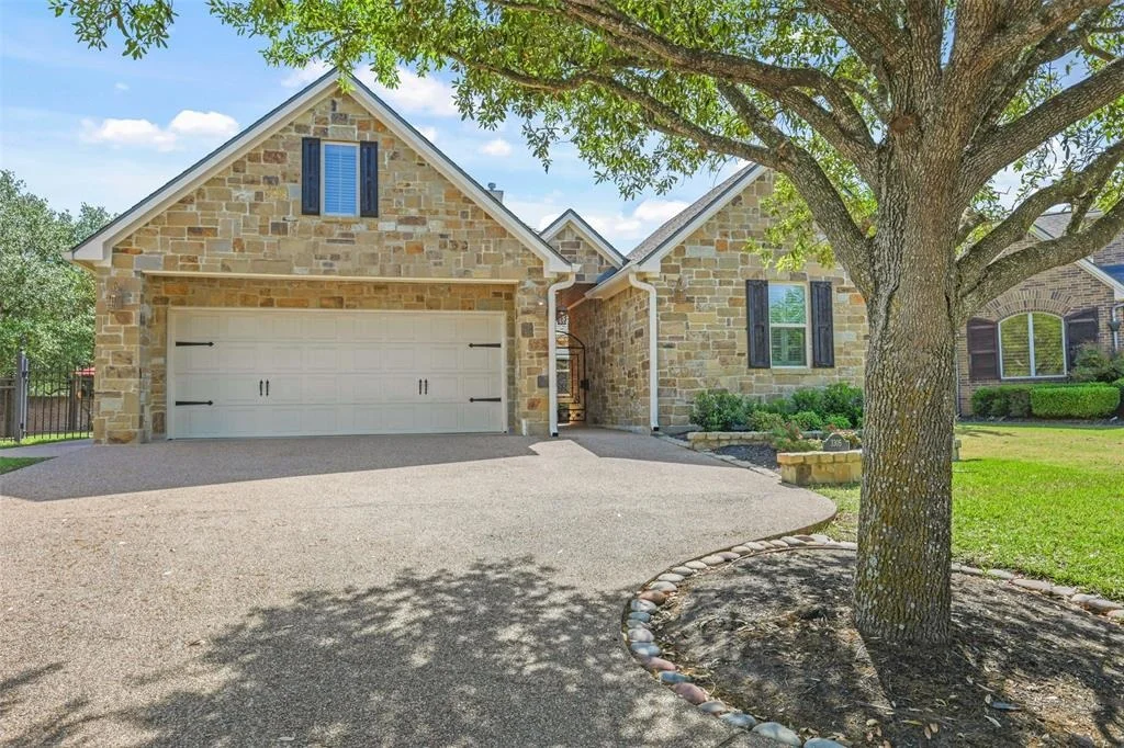 Photo of 3305 Durant Court
