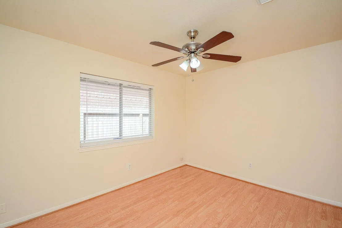Photo of 9502 Coast Bridge Street