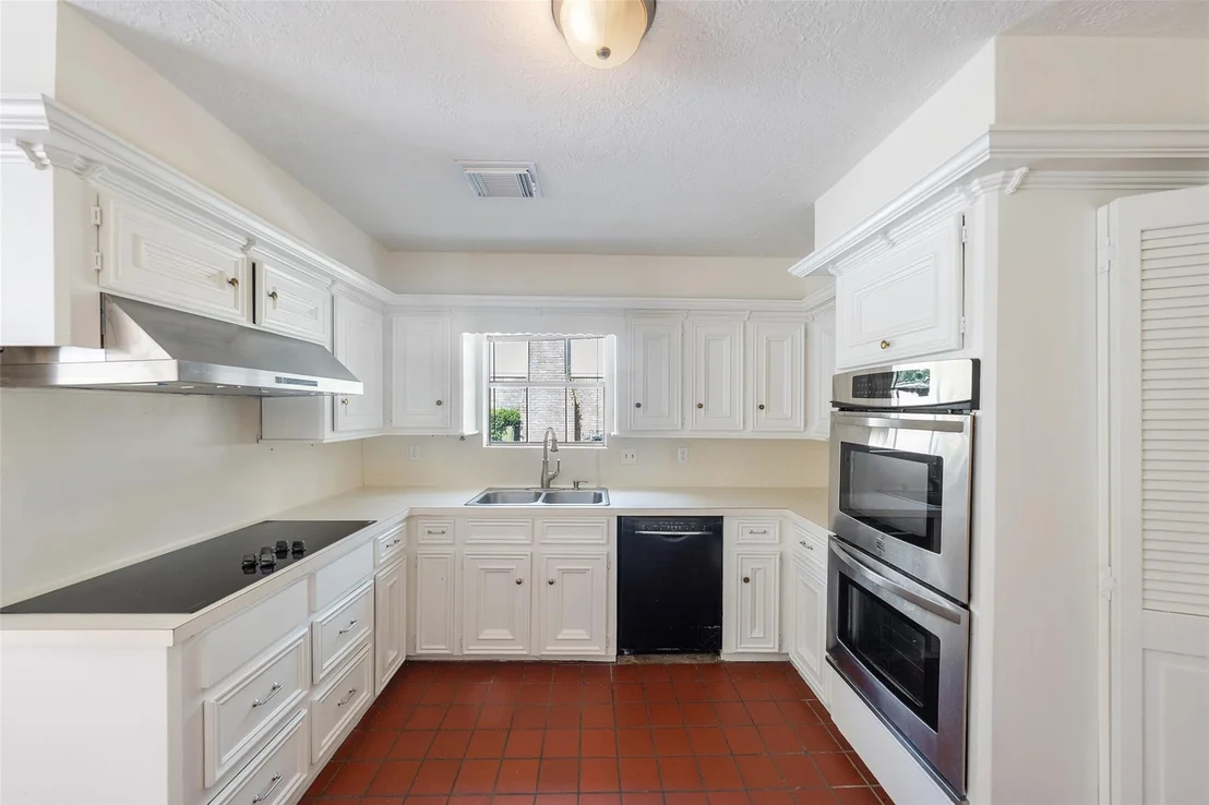 Photo of 6315 Hickorycrest Drive