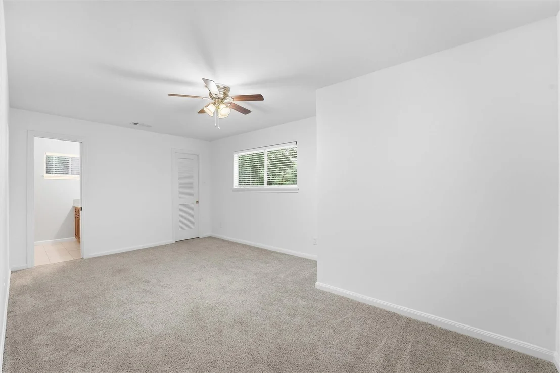 Photo of 215 Whispering Oaks Drive