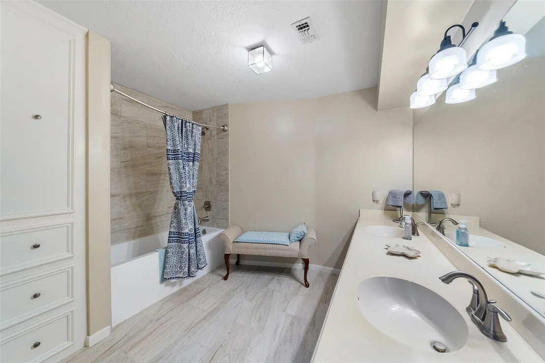 Photo of 12155 Hawthorne Drive