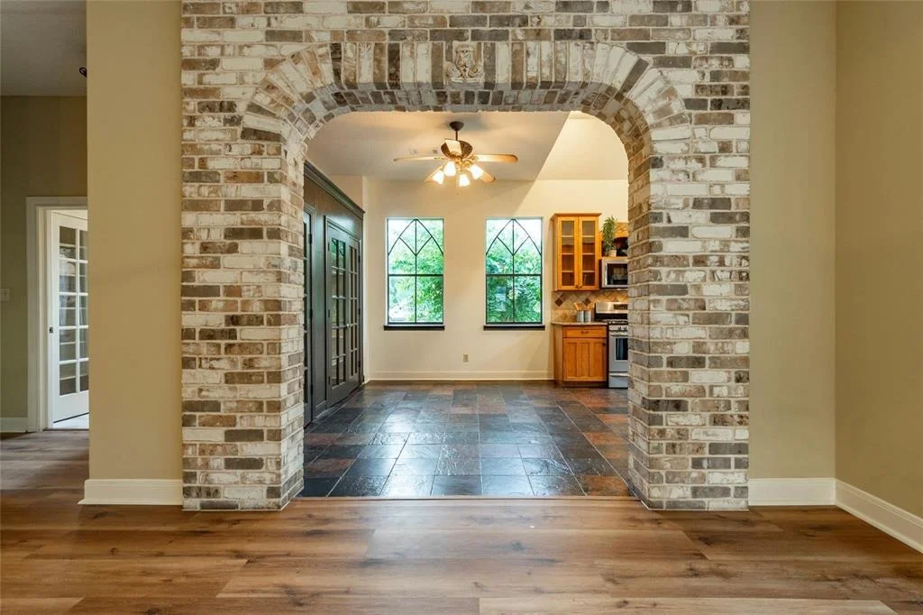 Photo of 2209 Oak Drive