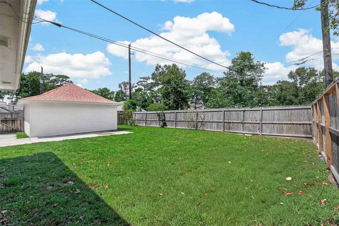 Photo of 3518 Shore Shadows Drive