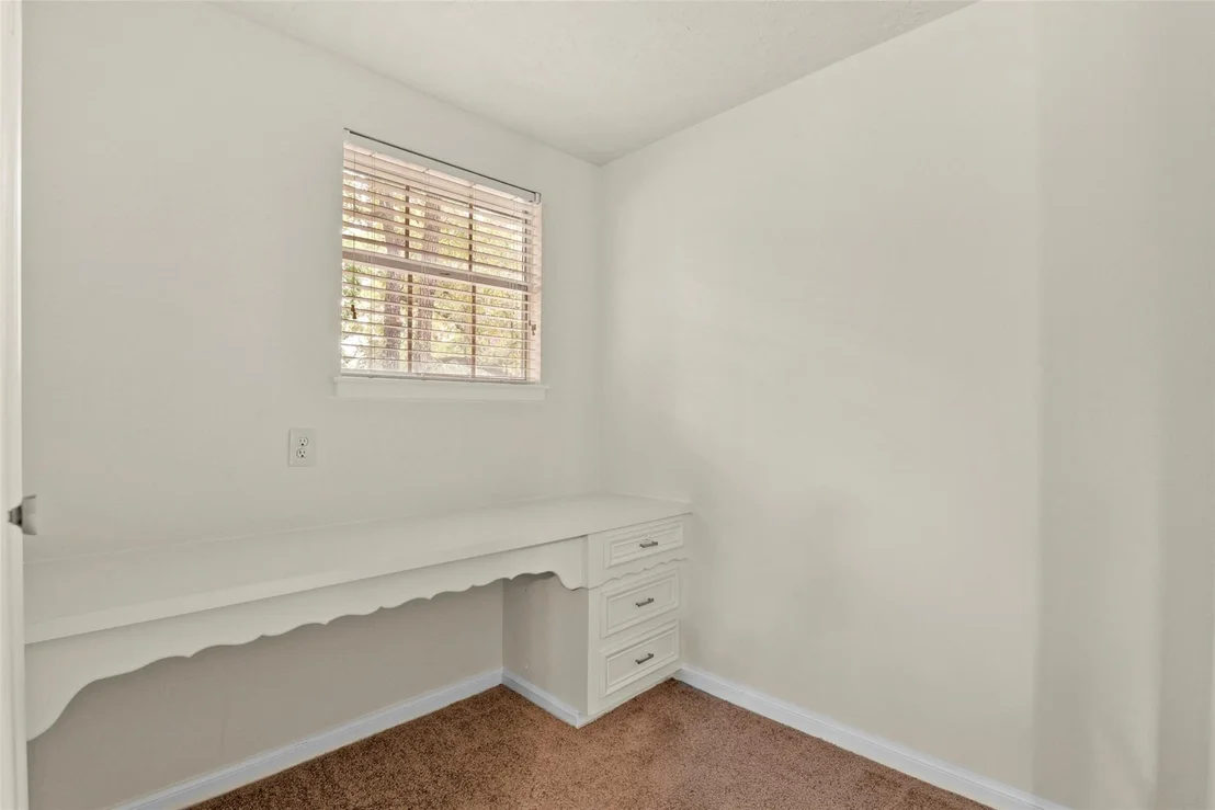 Photo of 207 Willowick Drive