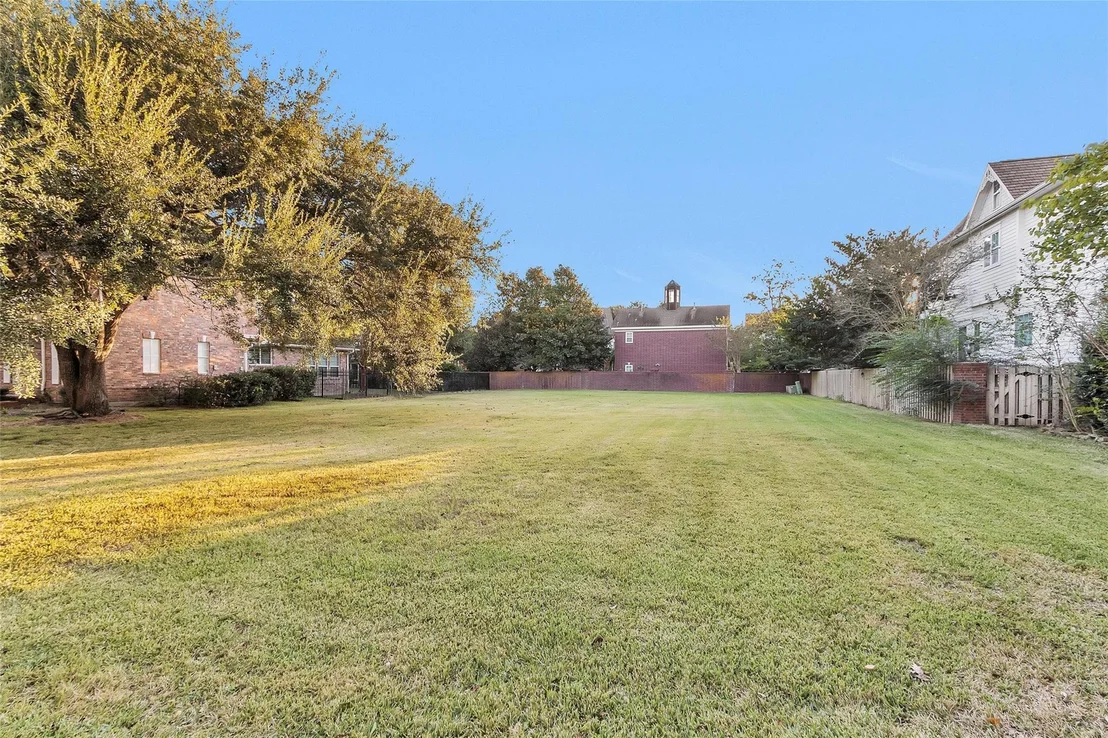 Photo of 1206 Bluebonnet Drive