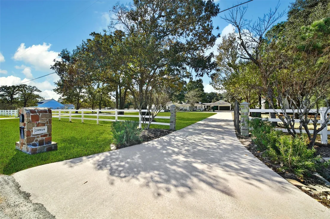 Photo of 29919 Tudor Way