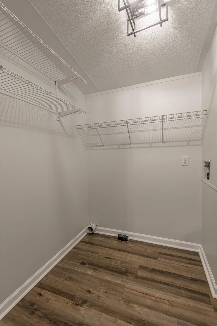 Photo of 352 Cherokee Lane
