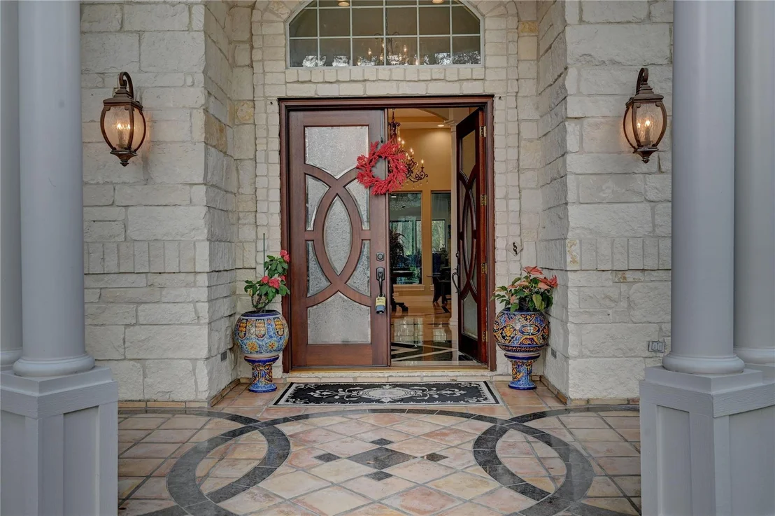 Photo of 9526 Deer Path Lane