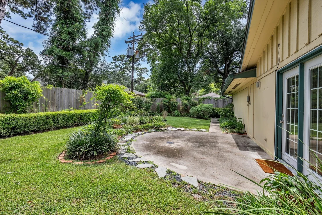Photo of 10127 Hazelhurst Drive