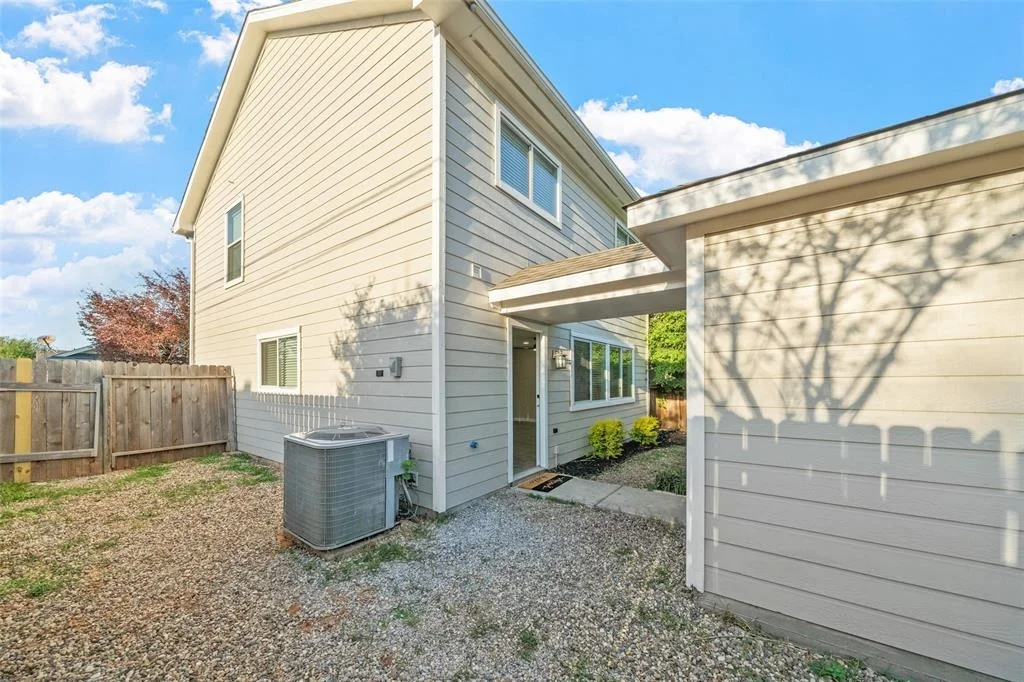 Photo of 6111 Settlers Square Lane