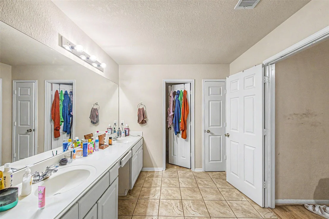 Photo of 5006 Forest Hurst Glen