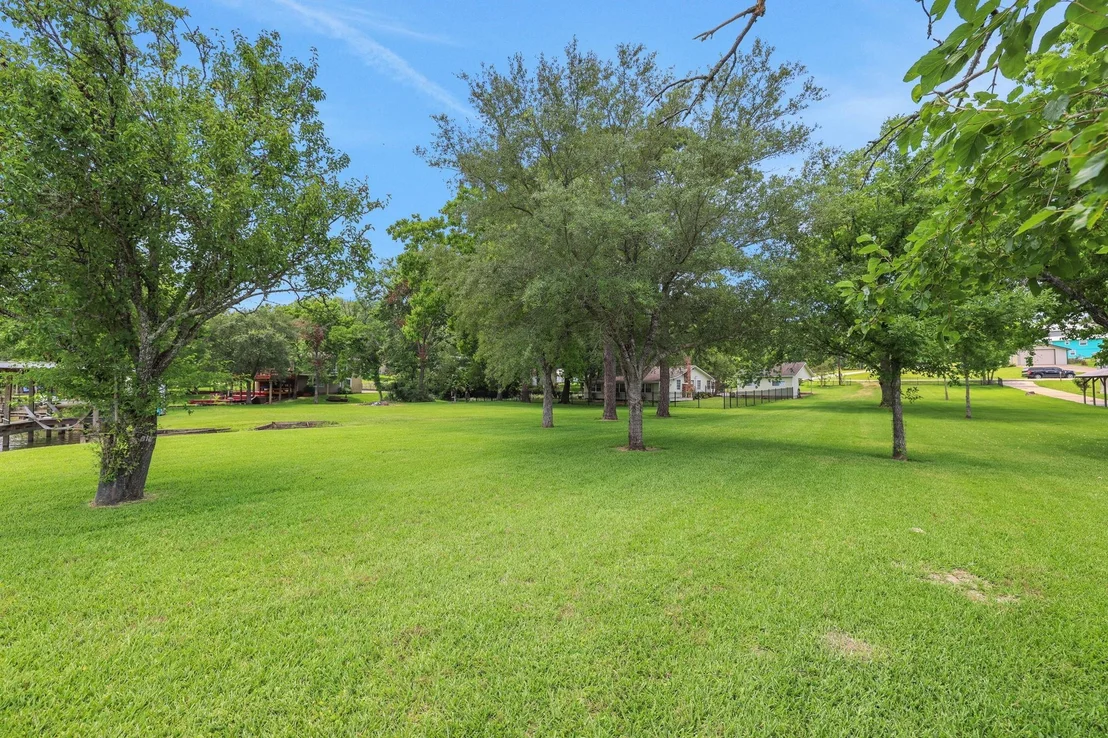 Photo of 151 Lakeview Circle