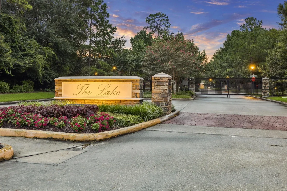 Photo of 31215 Lakeview Bend Lane