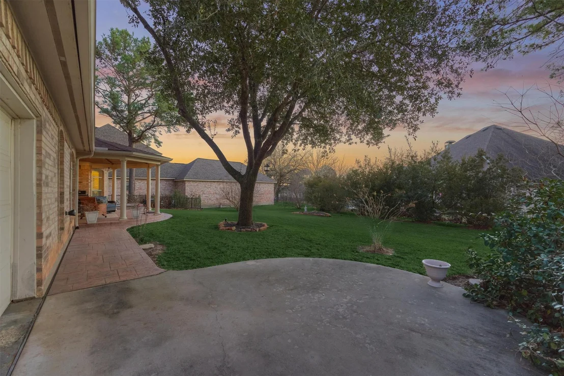 Photo of 147 Sunnyvale W