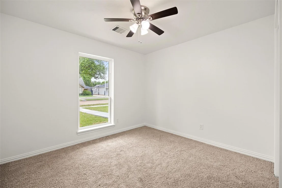 Photo of 518 Whitecap Drive
