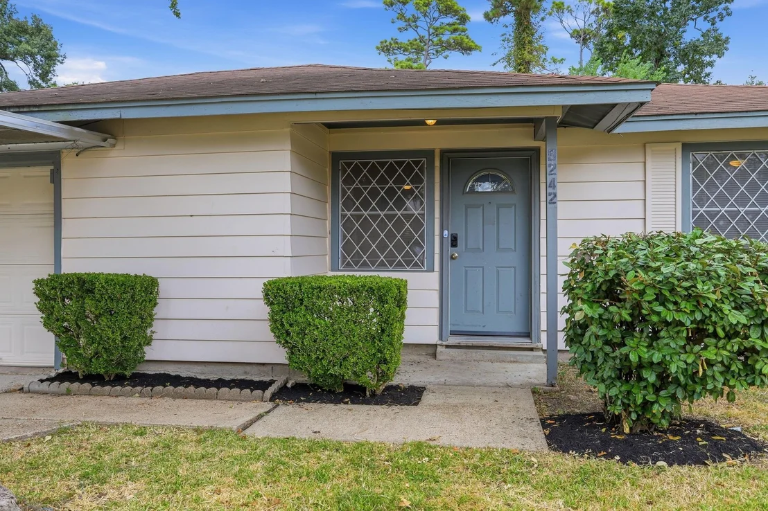 Photo of 9242 Forest View Street