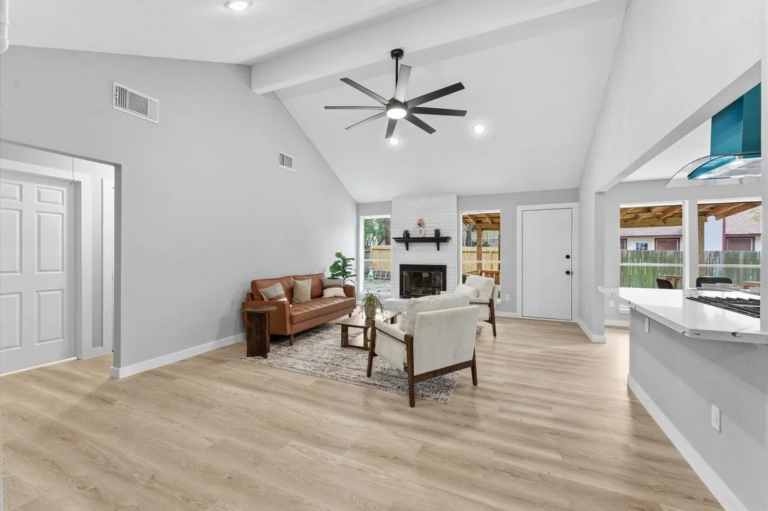Photo of 30 N Drifting Leaf Court