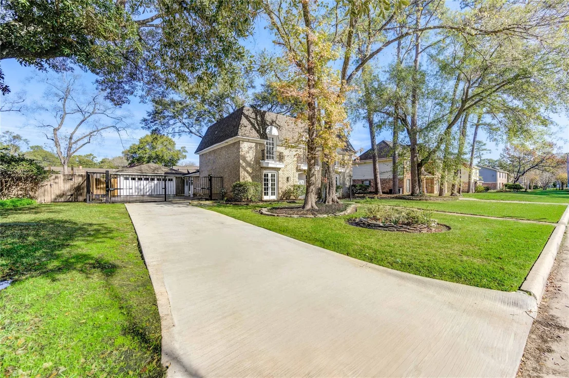 Photo of 15406 Falling Creek Drive