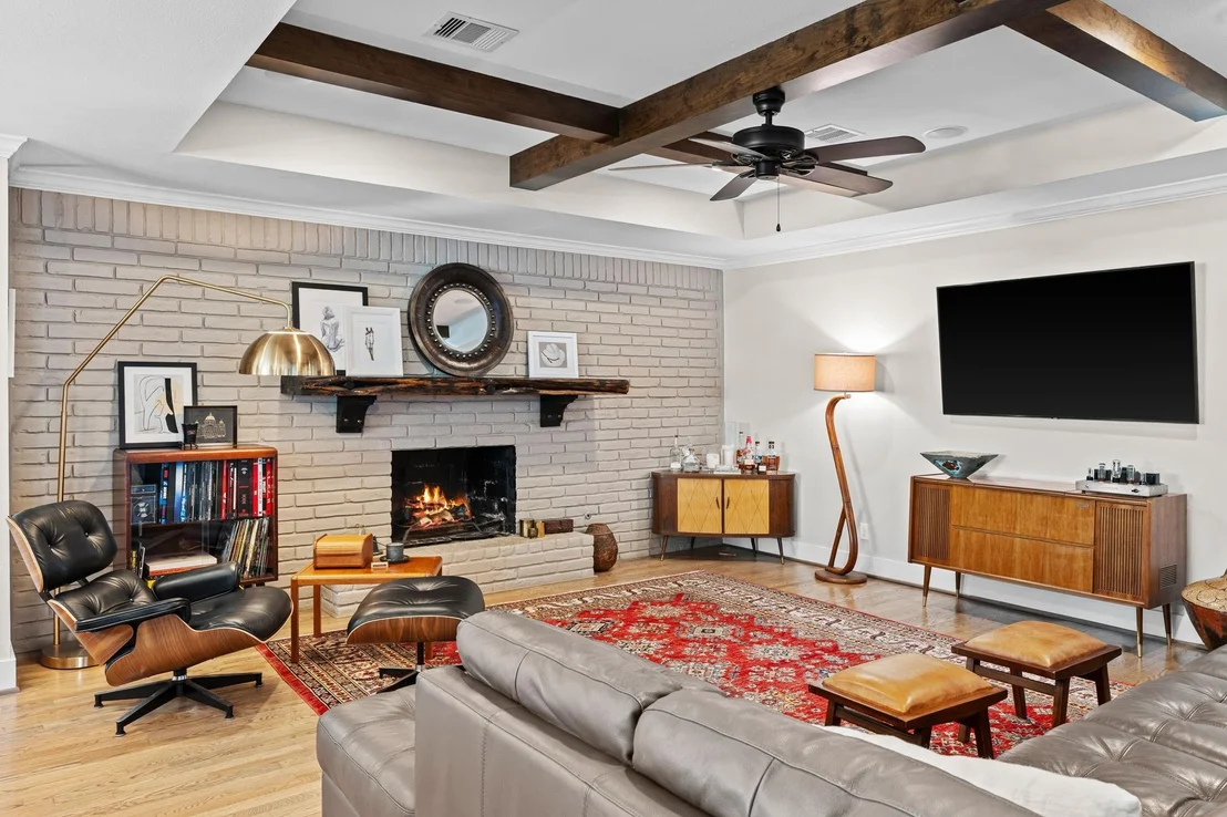 Photo of 8010 Mullins Drive
