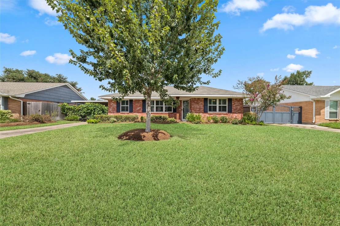Photo of 2127 Lazybrook Drive