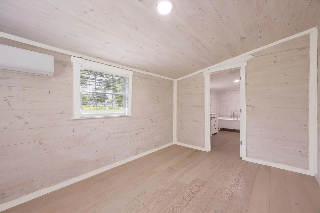 Photo of 2283 Tigerpoint Road