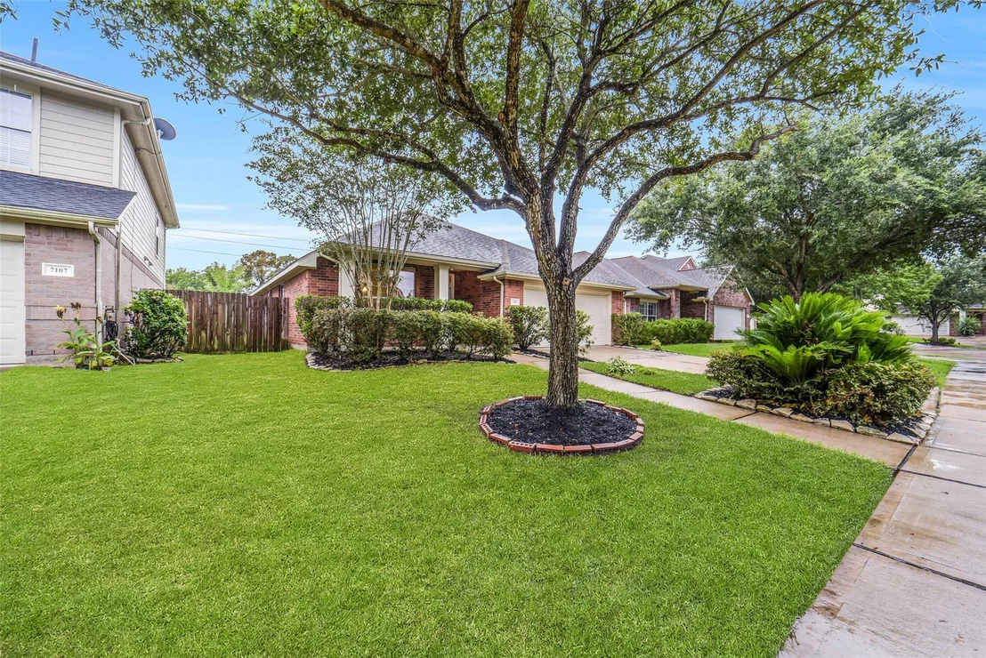 Photo of 7111 Cornflower Lane