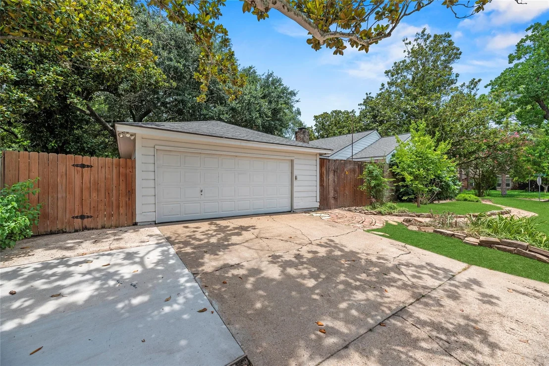 Photo of 14203 Wickersham Lane
