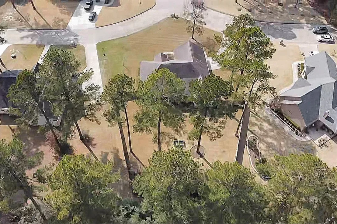 Photo of 300 Deer Trace Boulevard