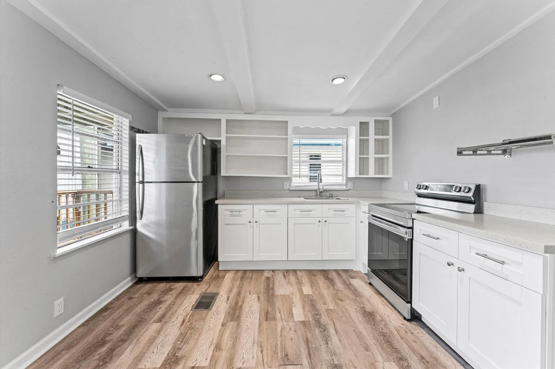 Photo of 310 Marine Way