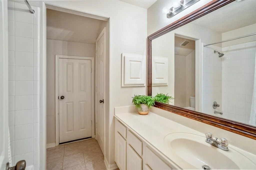Photo of 5922 Skyhaven Lane