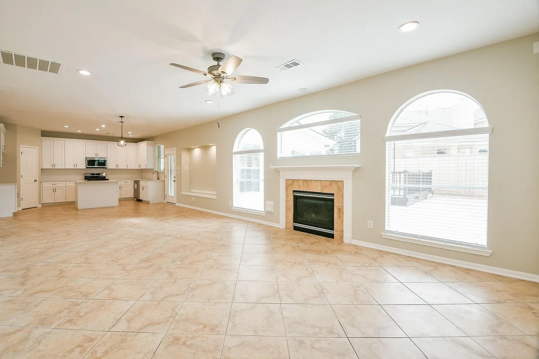 Photo of 815 Robins Way